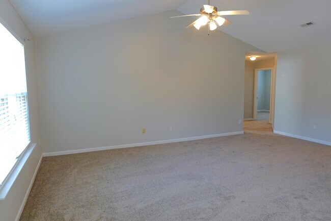 Building Photo - 139 Stockbridge Dr