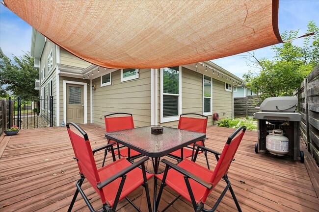 Building Photo - 7203 Bertram Ct