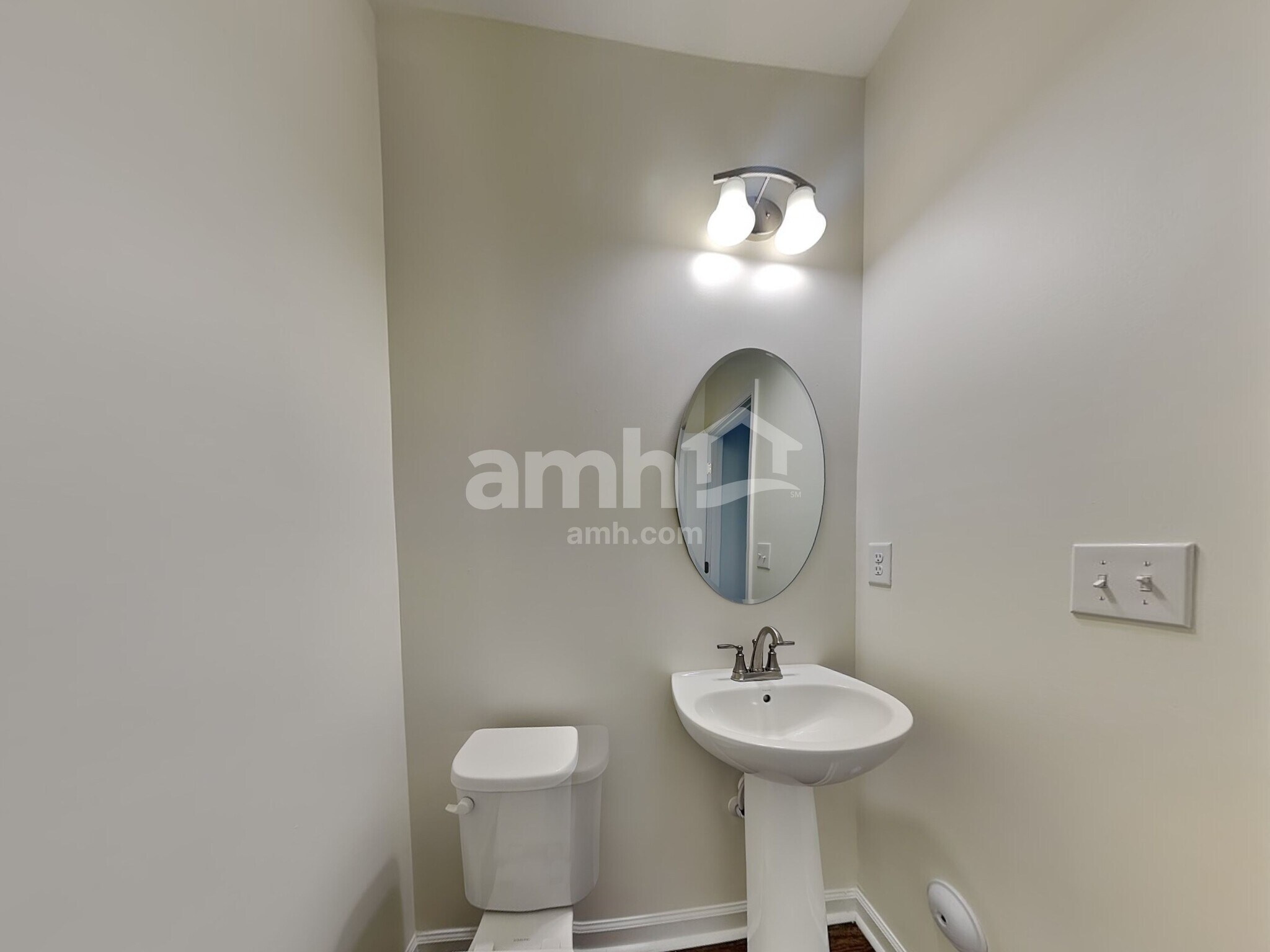 Building Photo - 648 Hamilton Park Dr