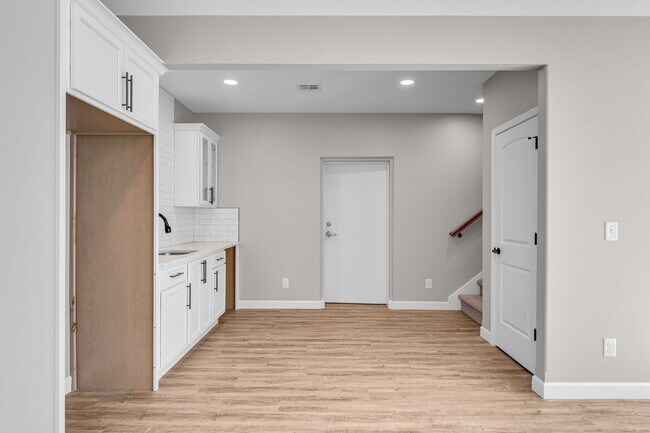 Building Photo - Italian Estates Property Management