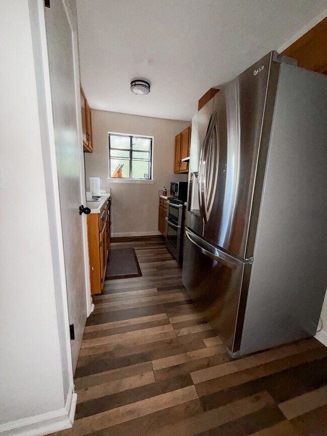 Building Photo - 2312 Brynmahr Dr