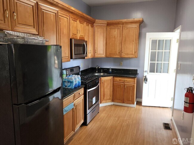 Building Photo - 1699 W 4th St