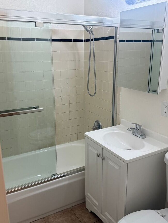 Building Photo - Fully Remodeled 3 Bed / 2.5 Bath Home in Hayward's Cherryland Neighborhood