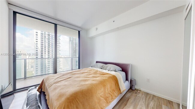 Building Photo - 801 S Miami Ave