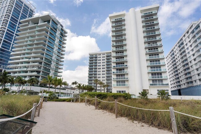 Building Photo - 6917 Collins Ave