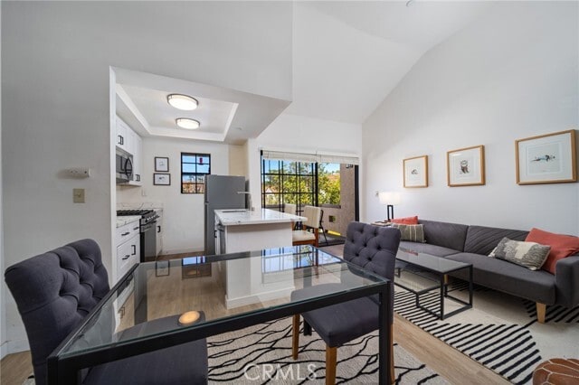 Building Photo - 1046 Calle Del Cerro