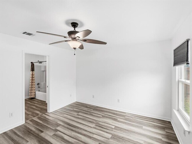 Building Photo - 229 J E Brown Ln
