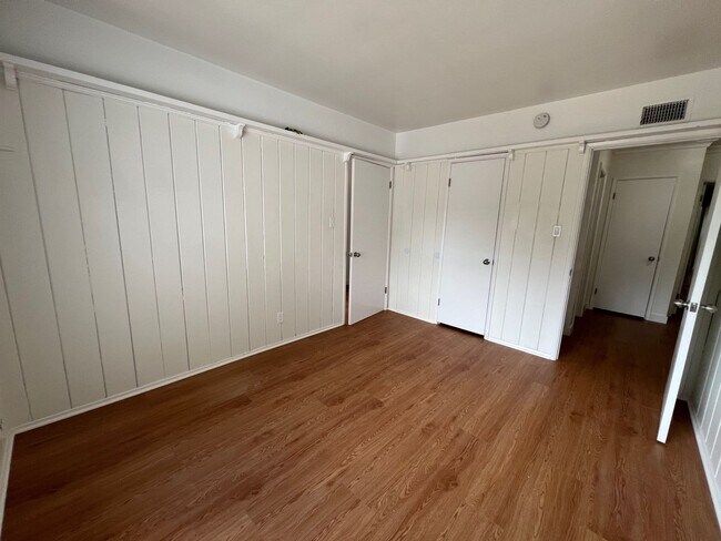 Building Photo - Freshly Renovated Gem with Incredible Floo...