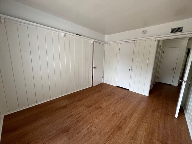 Building Photo - Freshly Renovated Gem with Incredible Floor Plan