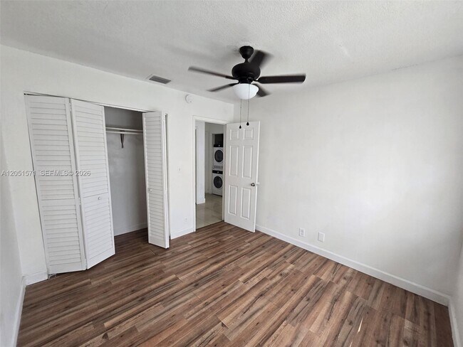 Building Photo - 4151 SW 19th St