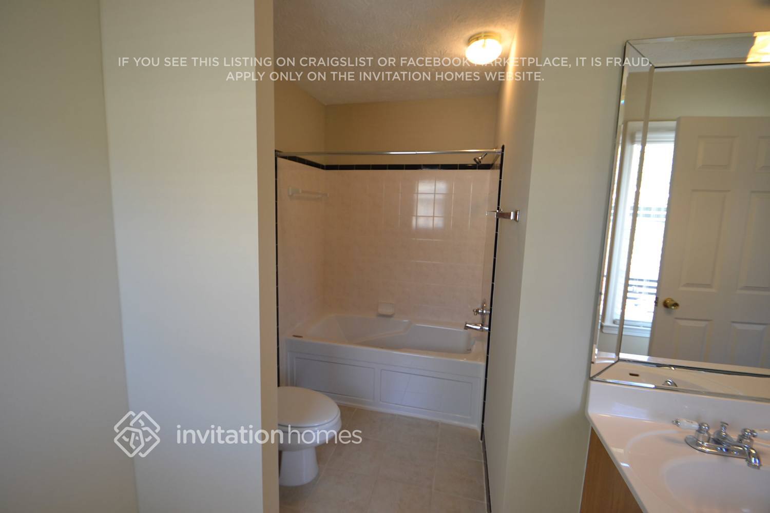 Building Photo - 3945 Thornhill Dr SW