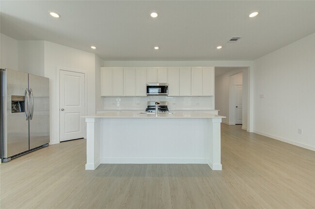 Building Photo - 16222 Chestnut Hvn Ln