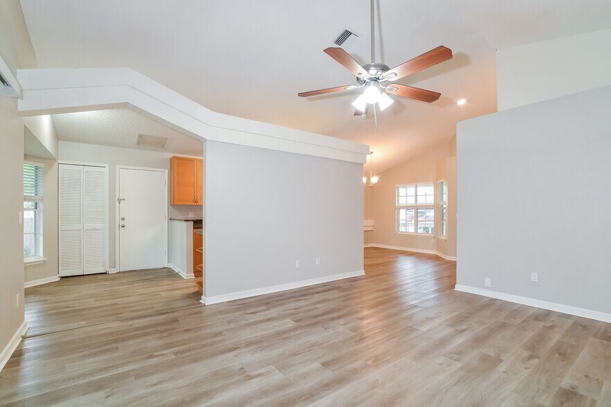 Building Photo - 1023 Moccasin Run Rd