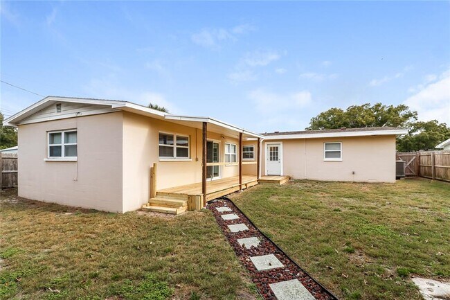Building Photo - 104 Ramona Cir