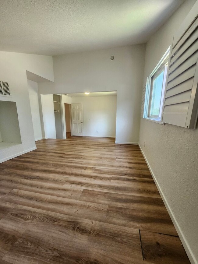Building Photo - Big backyard with lots of upgrades