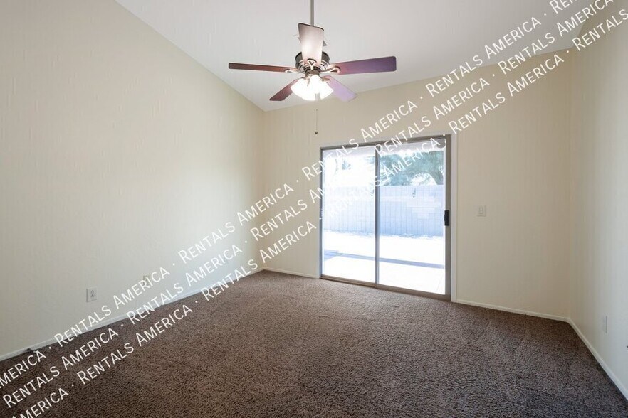 Building Photo - 3051 S Eugene