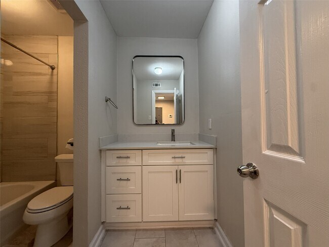 Building Photo - 1824 Thonig Rd