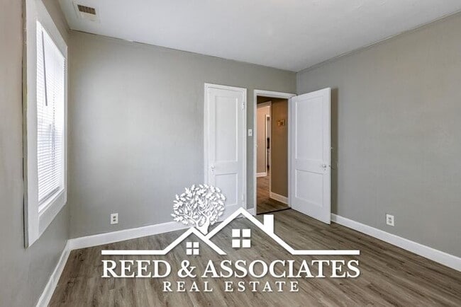 Building Photo - EAST MEMPHIS - COLONIAL