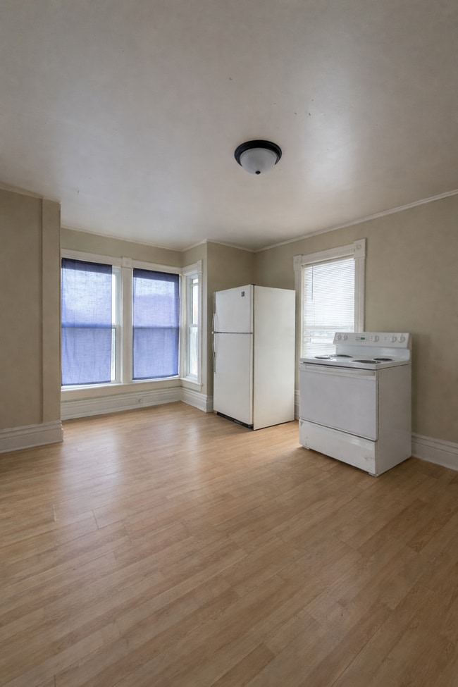 Building Photo - 119 S 3rd St