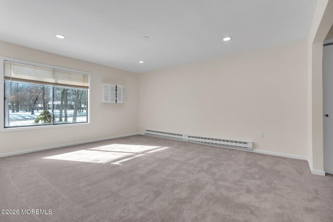 Building Photo - 129 Amberly Dr