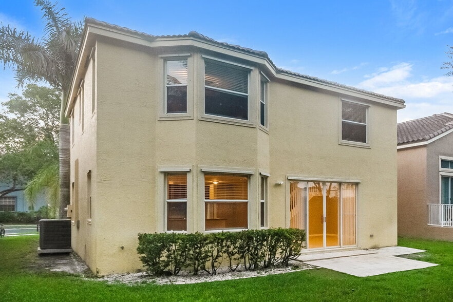 Building Photo - 1603 Briar Oak Dr