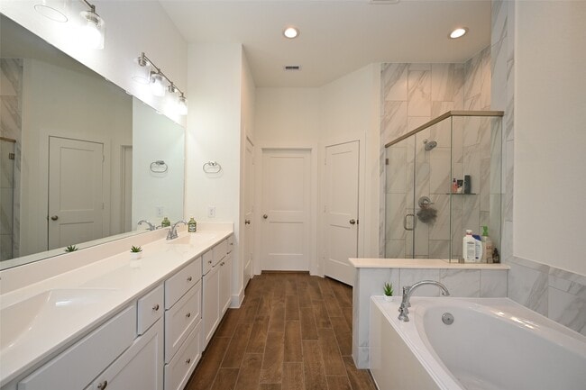 Building Photo - 1535 Cathedral Bend Drive