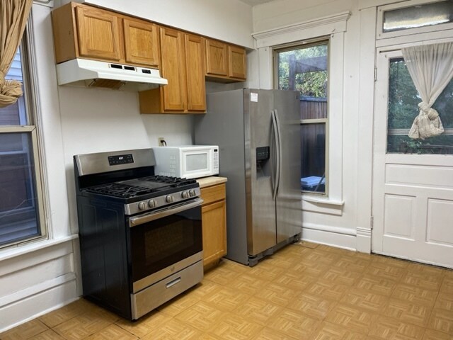 Building Photo - 34 W Maynard Ave