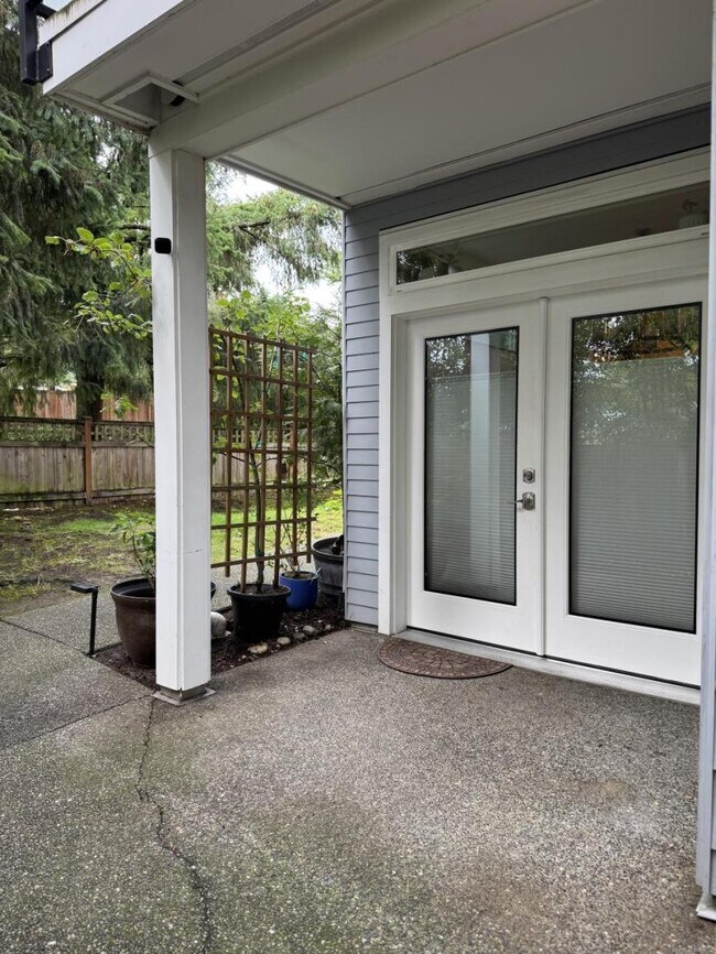 Building Photo - 1 bedroom in Edmonds WA 98026