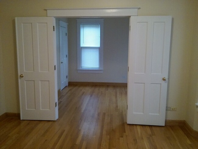 Building Photo - 407 S Hough St