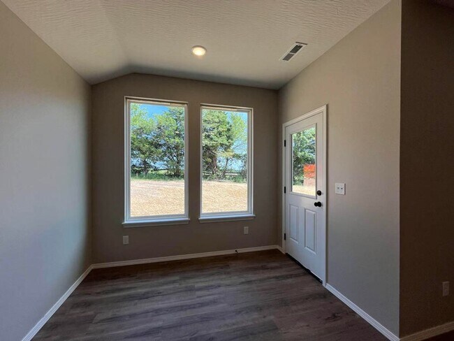 Building Photo - Brand New Home!!