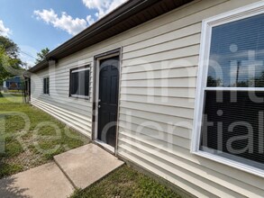 Building Photo - 327 Laclede St