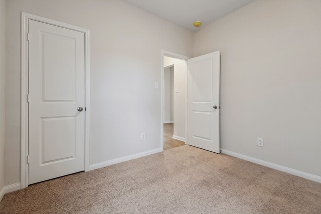 Building Photo - 364 Kingston Wy