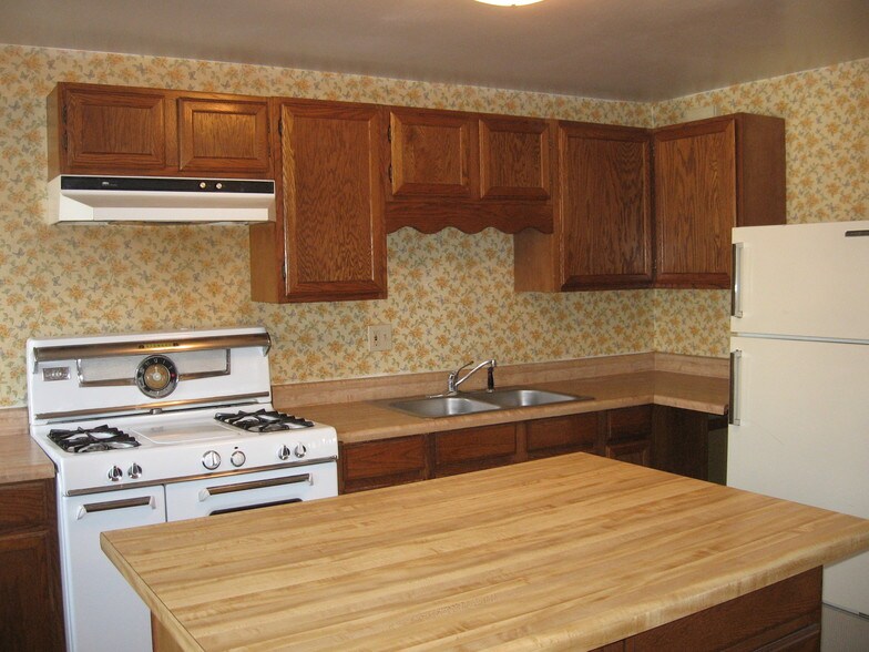 Building Photo - 802 Grand Ave