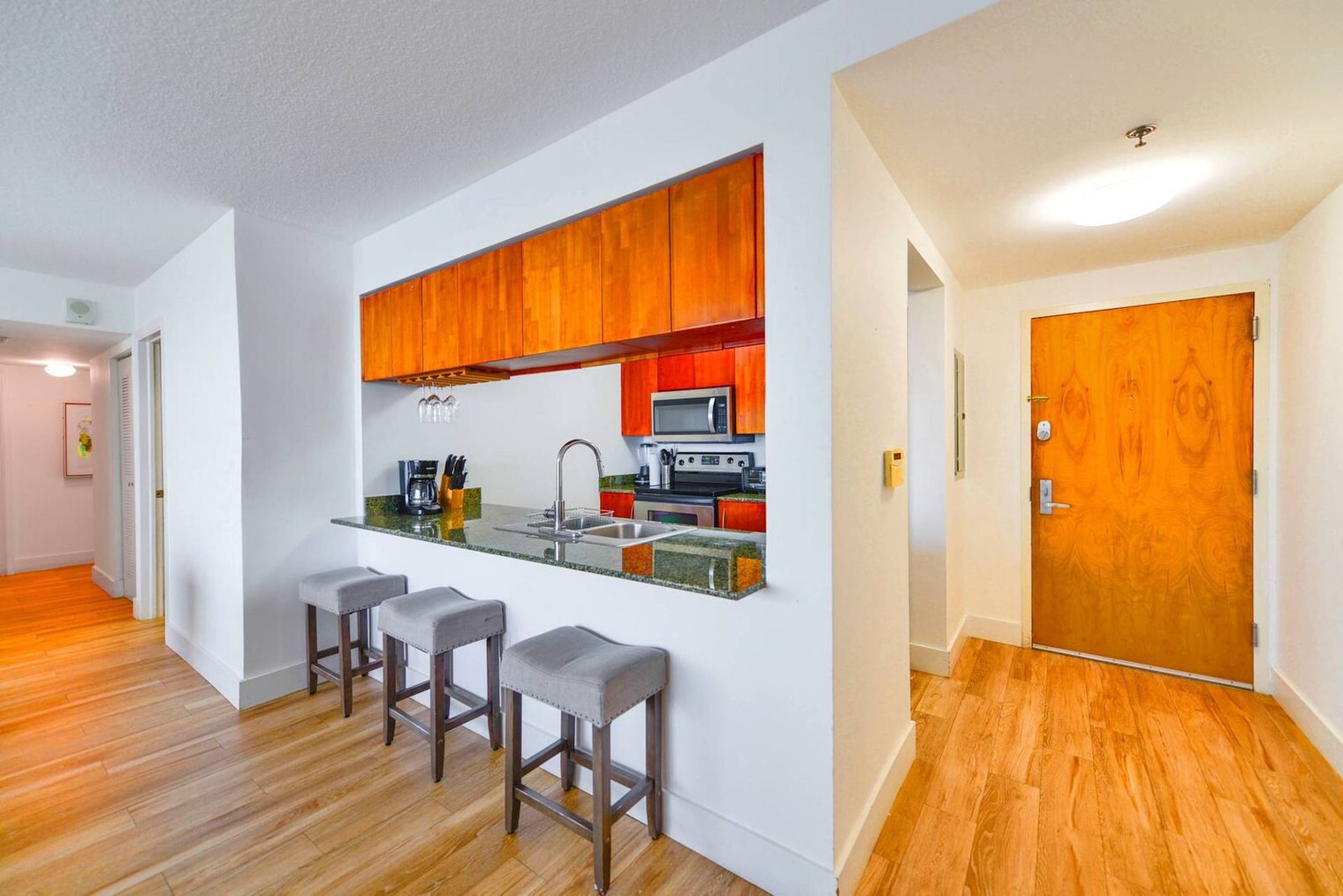 Building Photo - 1200 Brickell Bay Dr
