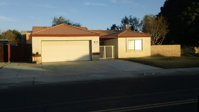 curb side front - 45796 Palm Meadows Dr