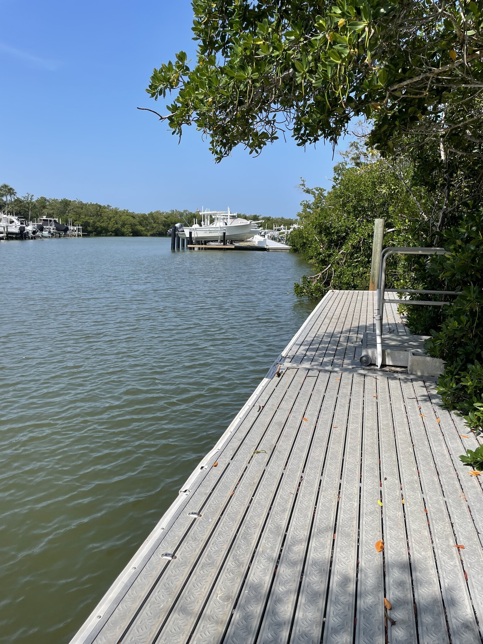 Fishing dock - 13105 Vanderbilt Dr