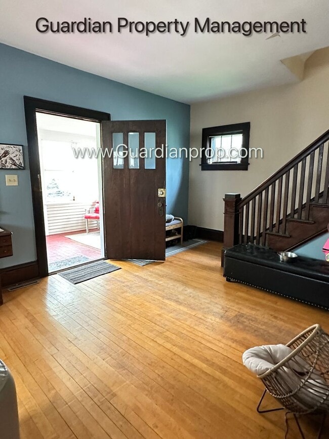 Building Photo - South Minneapolis Single Family Home, Fenc...