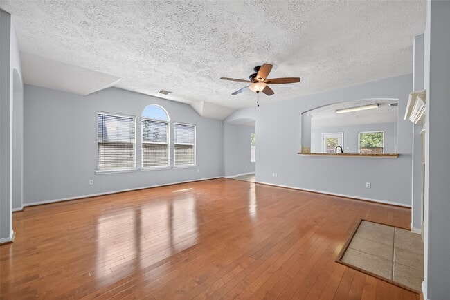 Building Photo - 3218 Spring Flower Ln