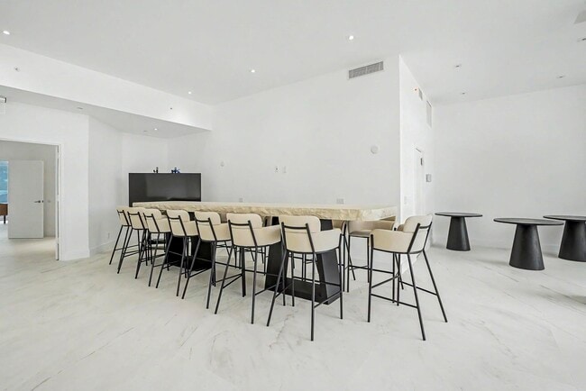 Building Photo - 4201 N Ocean Blvd