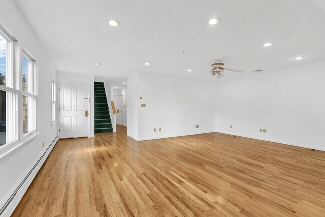 Building Photo - 234 Cliff St