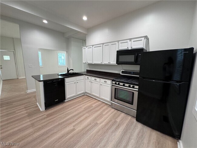 Building Photo - 3820 John Ave