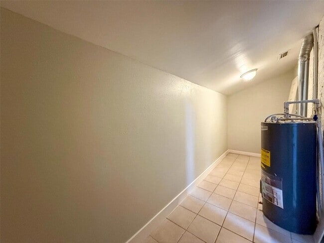 Building Photo - 6708 S Faul St