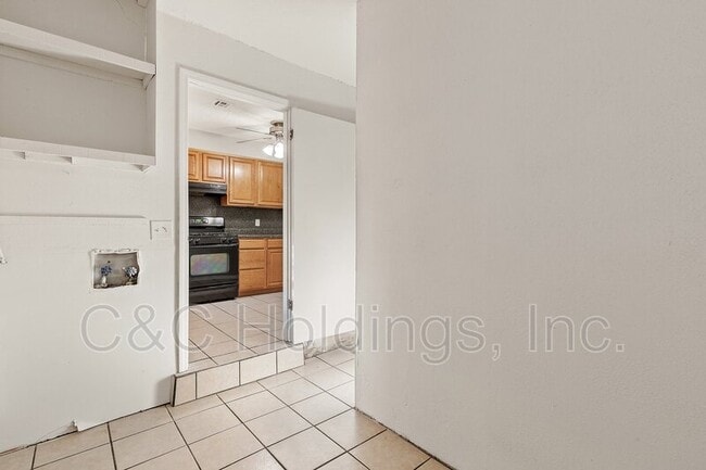 Building Photo - 2427 S 126th E Ave