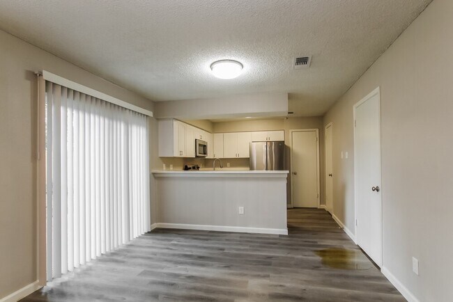 Building Photo - 4310 Shalom Creek Ln