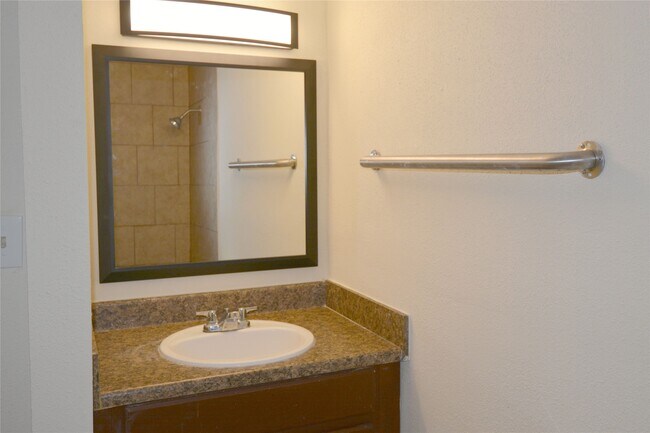 Building Photo - 8405 Wilcrest Dr