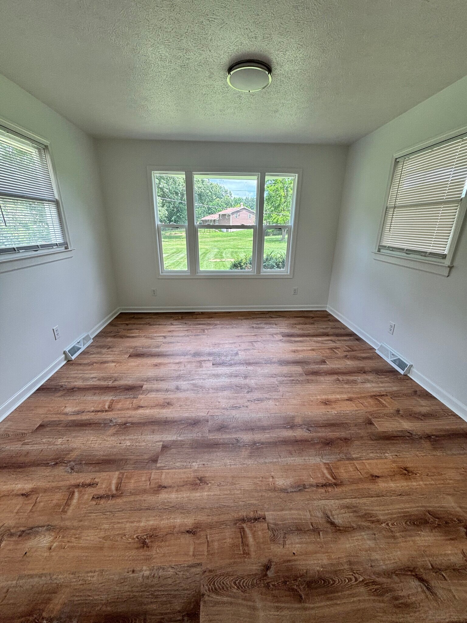 Building Photo - 16765 Valley Forge Ln