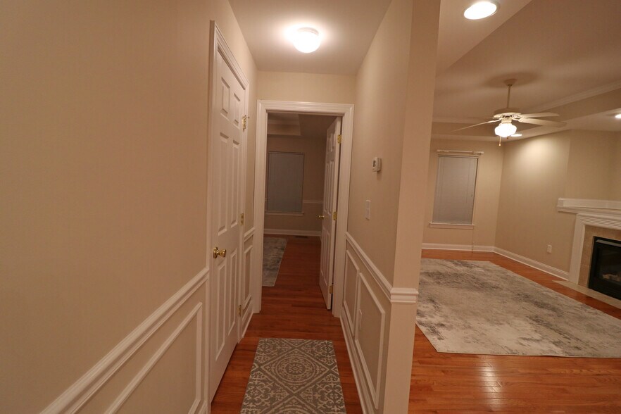 Building Photo - 1810 Merlot Dr