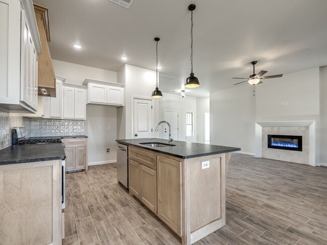 Building Photo - New Home in Azalea Farms!