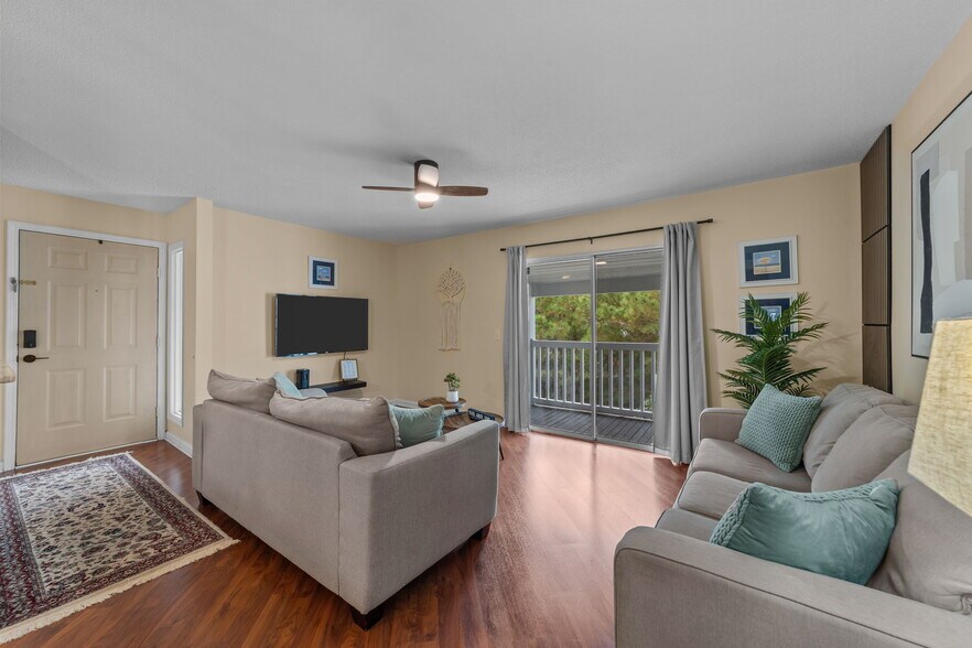 Building Photo - 1356 Glenns Bay Rd