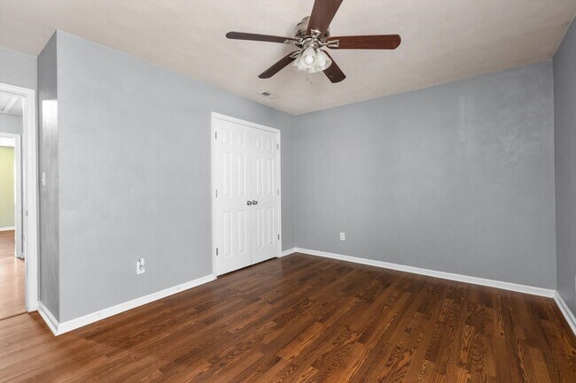 Building Photo - Stylish 3BR/2BA Single-Level Living in Nor...